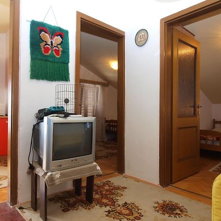 Apartments Slavica 382 Pola Esterno foto
