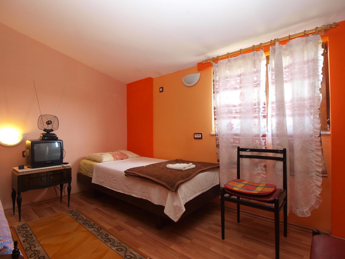 Apartments Slavica 382 Pola Esterno foto